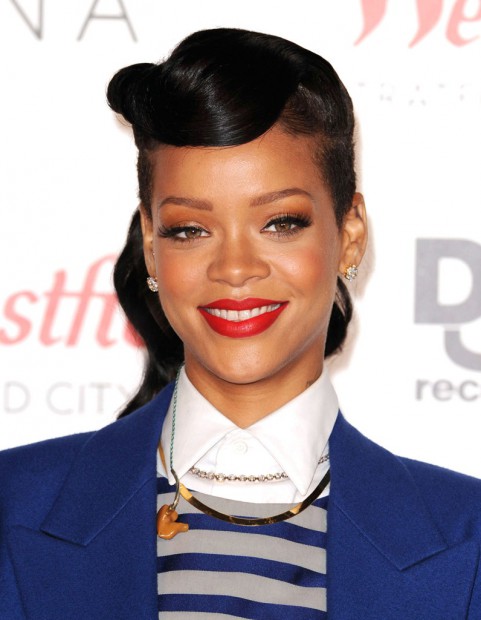 photos coiffure Rihanna coupe retro ondulations